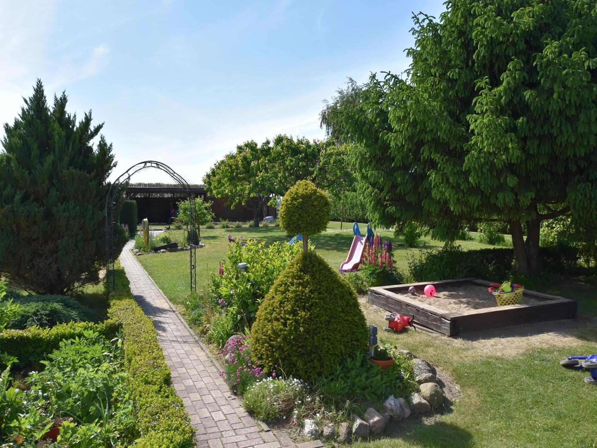 Beautiful Apartment In Robertsdorf With Garden Blowatz المظهر الخارجي الصورة
